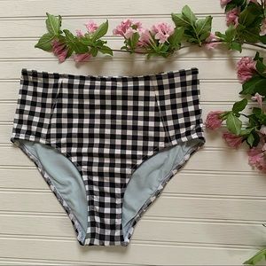 Vineyard Vines black + white Gingham Bathing Suit Bottoms